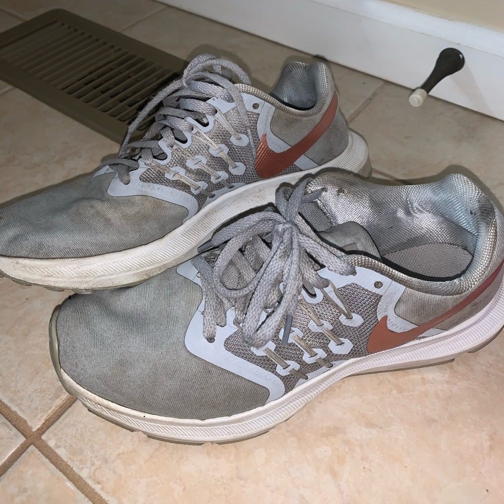 Nike Women’s Run Swift Shoes